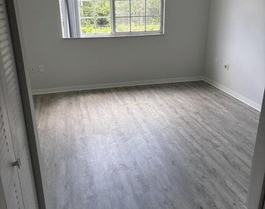 4163 N Haverhill Road - Photo Thumbnail 7