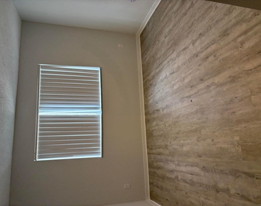4163 N Haverhill Road - Photo Thumbnail 21