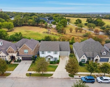 318 Blue Stem Lane - Photo Thumbnail 9