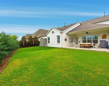 318 Blue Stem Lane - Photo Thumbnail 8