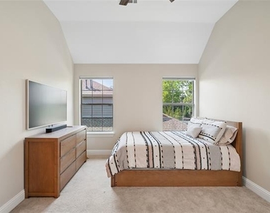 8319 Midway Road - Photo Thumbnail 18