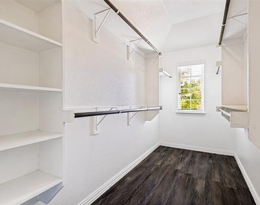 241 Barrington Lane - Photo Thumbnail 17