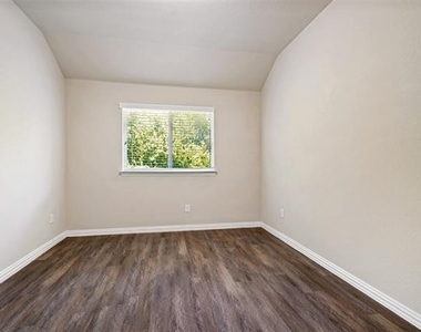 241 Barrington Lane - Photo Thumbnail 19