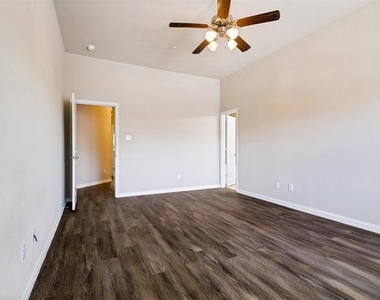241 Barrington Lane - Photo Thumbnail 15