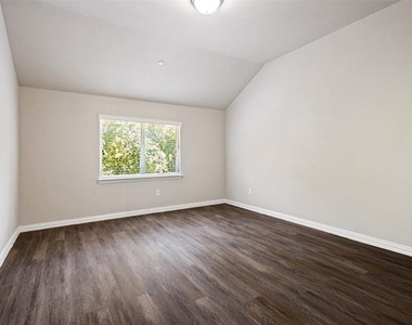 241 Barrington Lane - Photo Thumbnail 20