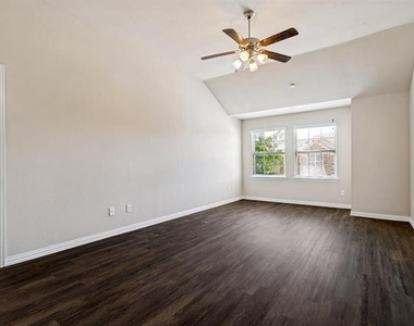 241 Barrington Lane - Photo Thumbnail 14