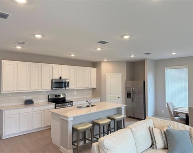500 Mill Trace Way - Photo Thumbnail 9