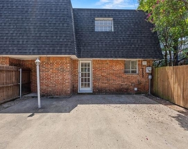 2019 Fleur De Lis Court - Photo Thumbnail 31
