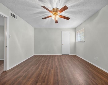 2019 Fleur De Lis Court - Photo Thumbnail 26