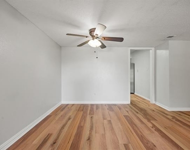 2019 Fleur De Lis Court - Photo Thumbnail 6