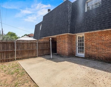 2019 Fleur De Lis Court - Photo Thumbnail 32