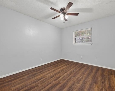 2019 Fleur De Lis Court - Photo Thumbnail 27
