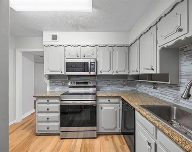 2019 Fleur De Lis Court - Photo Thumbnail 12