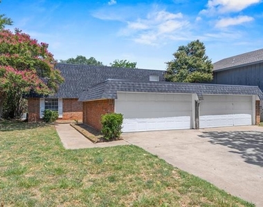 2019 Fleur De Lis Court - Photo Thumbnail 1