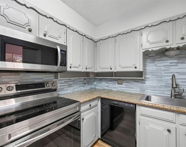 2019 Fleur De Lis Court - Photo Thumbnail 14