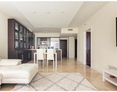 55 Se 6th Street - Photo Thumbnail 2