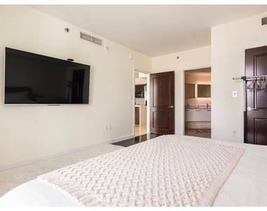 55 Se 6th Street - Photo Thumbnail 3