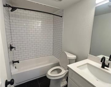 321 E 8th Street - Photo Thumbnail 7