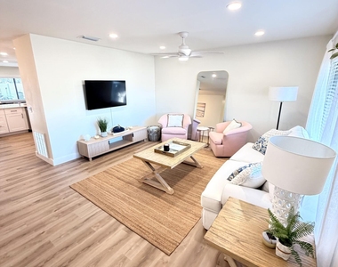 948 Canal Circle - Photo Thumbnail 12