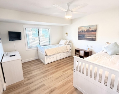 948 Canal Circle - Photo Thumbnail 23