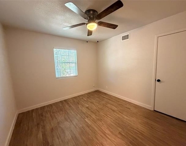 12244 Willowdell Drive - Photo Thumbnail 11
