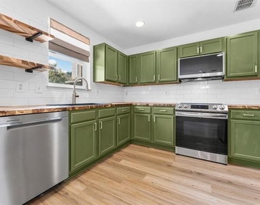 1725 Trego Drive - Photo Thumbnail 8