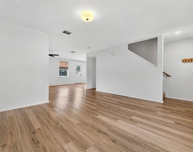 1725 Trego Drive - Photo Thumbnail 6