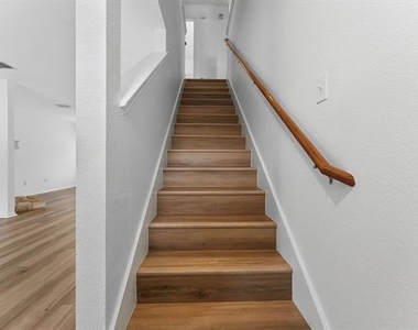 1725 Trego Drive - Photo Thumbnail 7