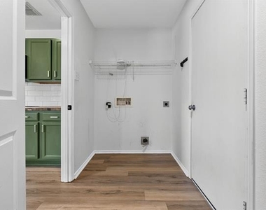 1725 Trego Drive - Photo Thumbnail 13