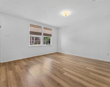 1725 Trego Drive - Photo Thumbnail 5