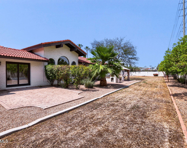 5344 E Shaw Butte Drive - Photo Thumbnail 27