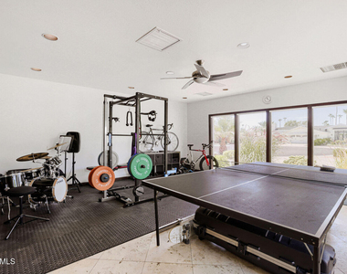 5344 E Shaw Butte Drive - Photo Thumbnail 14