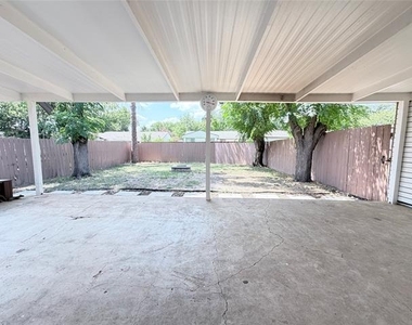 407 Ivy Way - Photo Thumbnail 24