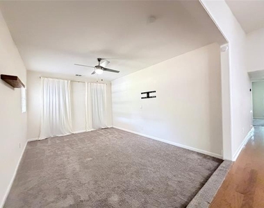 407 Ivy Way - Photo Thumbnail 6
