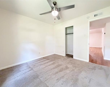 407 Ivy Way - Photo Thumbnail 17