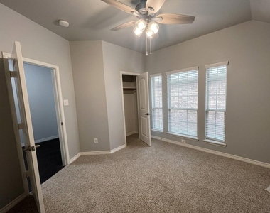 2929 Brazos Drive - Photo Thumbnail 11