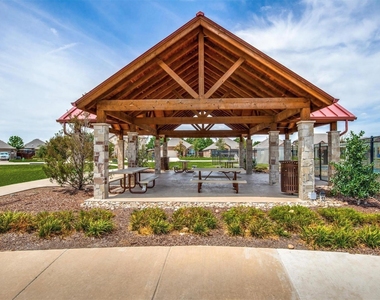2929 Brazos Drive - Photo Thumbnail 16