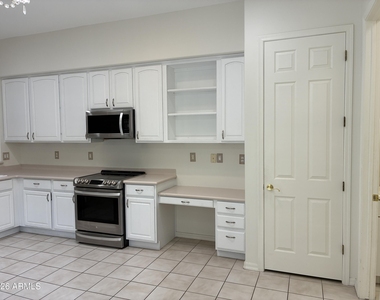 33110 N 72nd Place - Photo Thumbnail 8