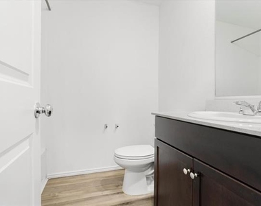 405 Laurenbrooke Drive - Photo Thumbnail 14
