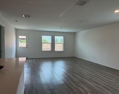 405 Laurenbrooke Drive - Photo Thumbnail 1