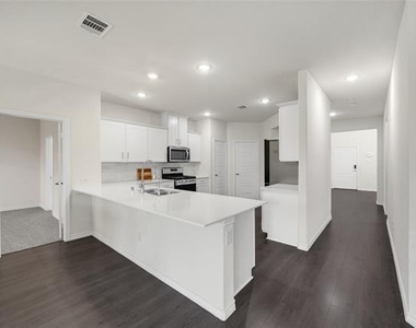 1117 Goldfinch Drive - Photo Thumbnail 6