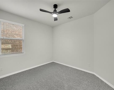 1117 Goldfinch Drive - Photo Thumbnail 16