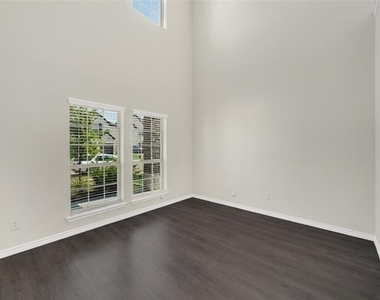 1117 Goldfinch Drive - Photo Thumbnail 14