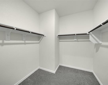 1117 Goldfinch Drive - Photo Thumbnail 13