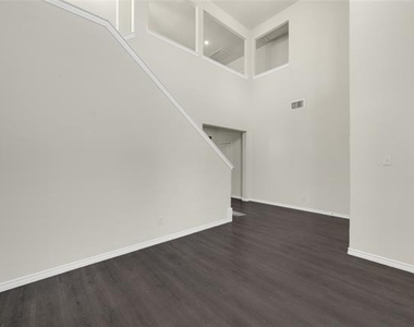 1117 Goldfinch Drive - Photo Thumbnail 15