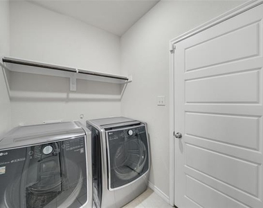 1117 Goldfinch Drive - Photo Thumbnail 27