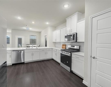 1117 Goldfinch Drive - Photo Thumbnail 5
