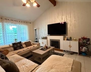 1824 Briar Run - Photo Thumbnail 4