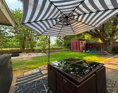 1824 Briar Run - Photo Thumbnail 28
