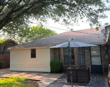 1824 Briar Run - Photo Thumbnail 30